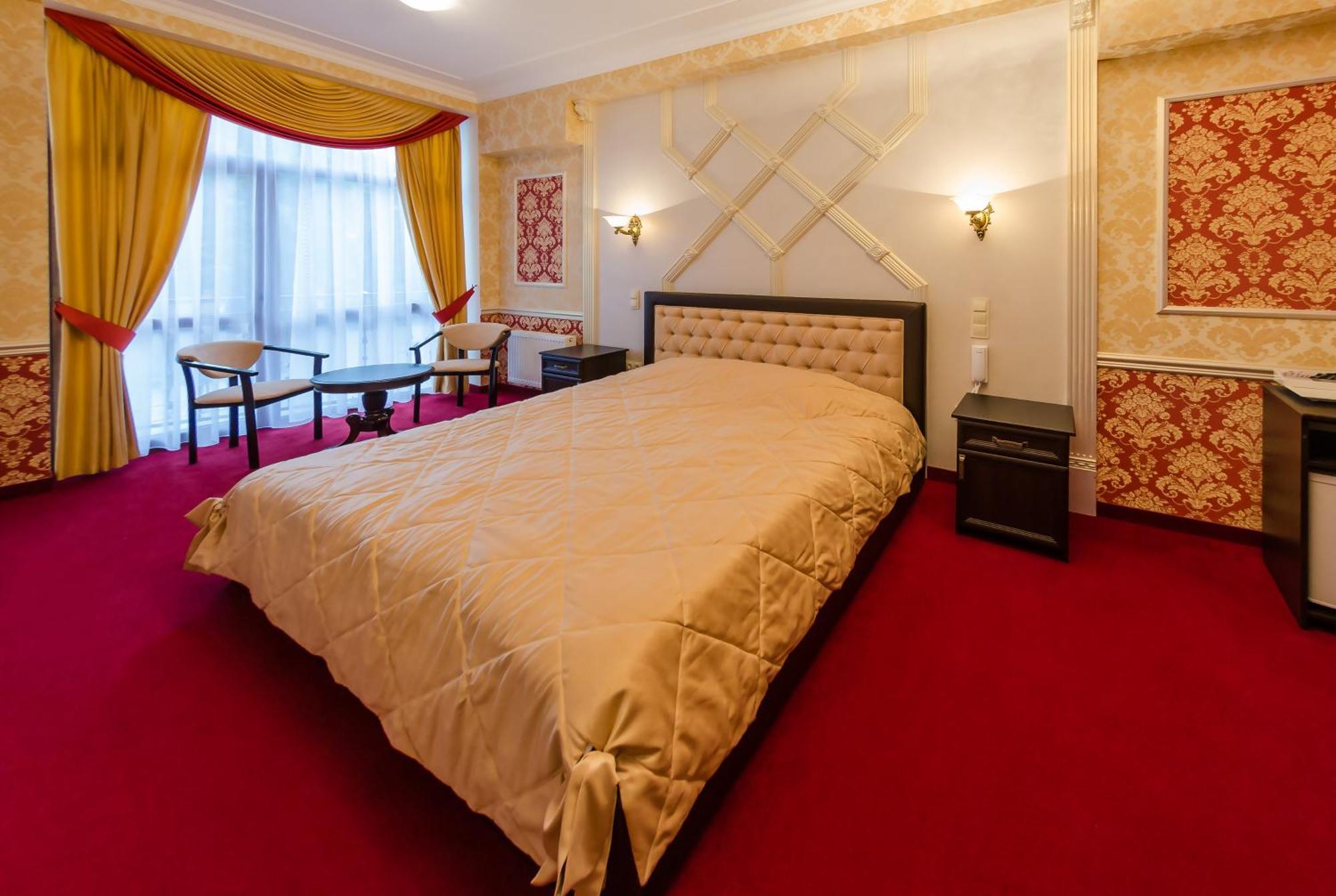 Franz Hotel&Restaurant Ivano-Frankivsk Exterior photo