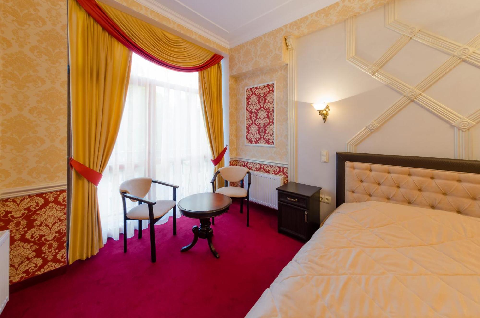 Franz Hotel&Restaurant Ivano-Frankivsk Exterior photo
