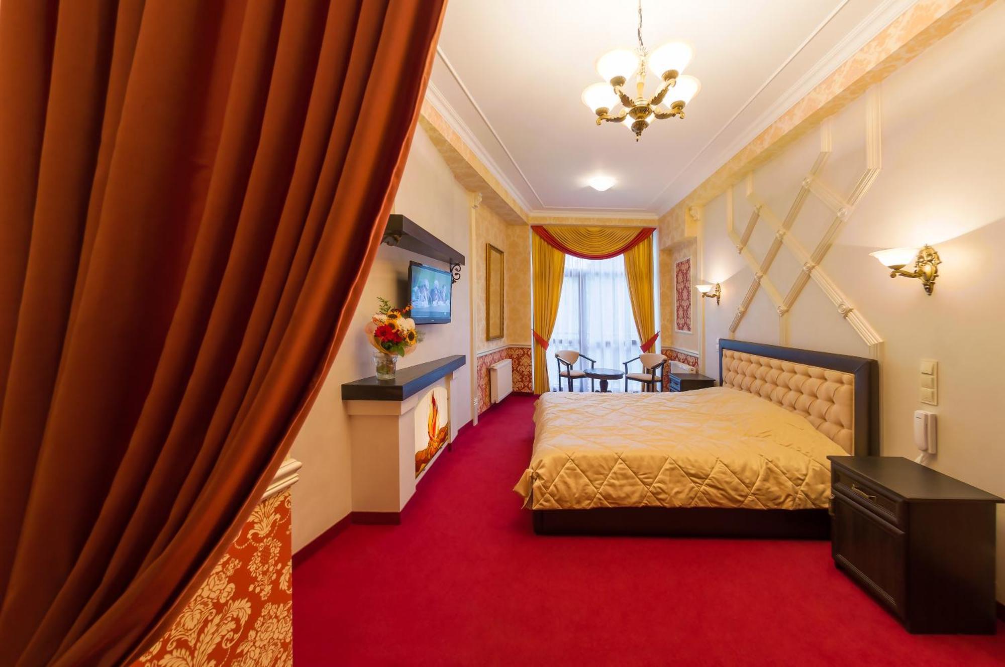 Franz Hotel&Restaurant Ivano-Frankivsk Exterior photo
