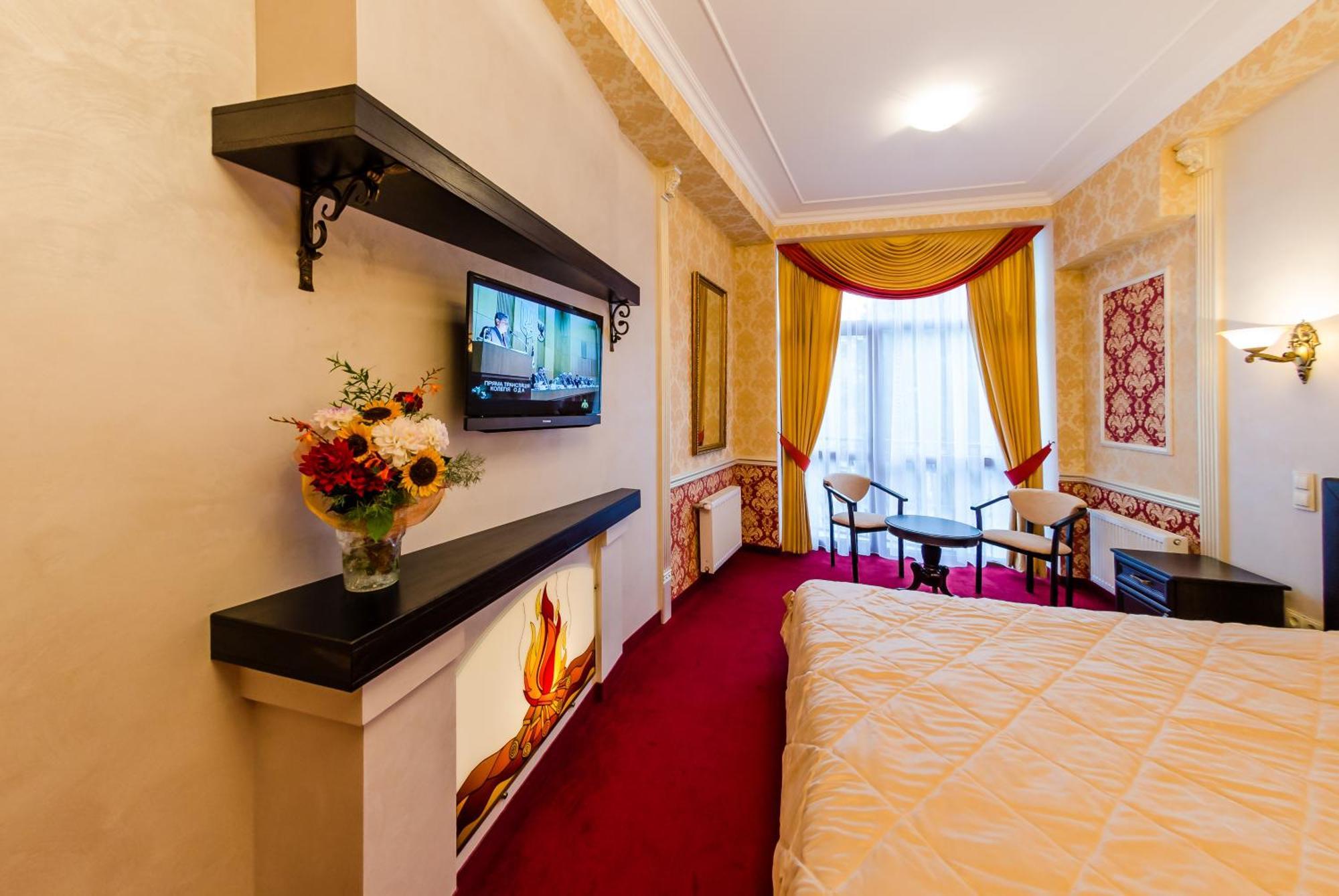 Franz Hotel&Restaurant Ivano-Frankivsk Exterior photo